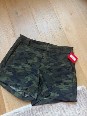 SPANX Camo High Waist Shorts - Olive Green size small